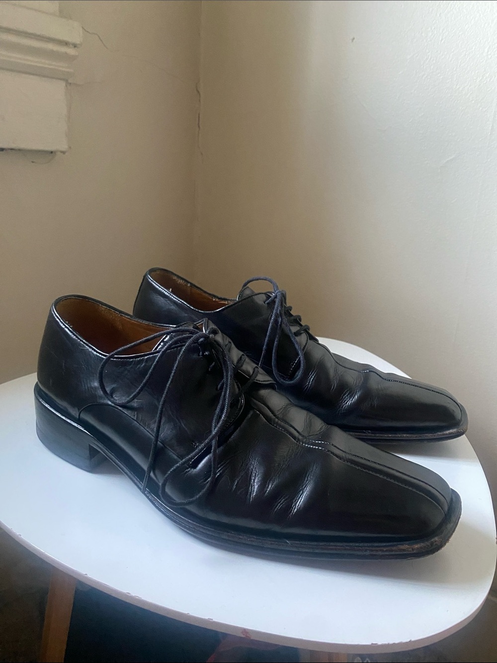 Mezlan Black Leather Lace-Up Oxfords